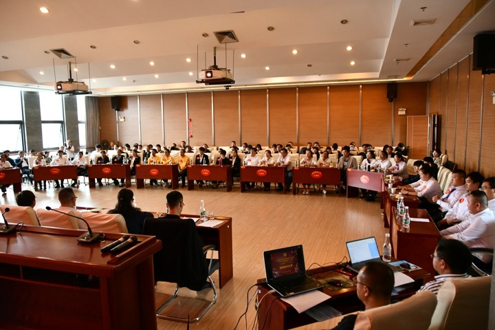 云南省煤炭产业集团（不朽情缘集团）党委组织发展进建“三个条例”现场知识较量活动