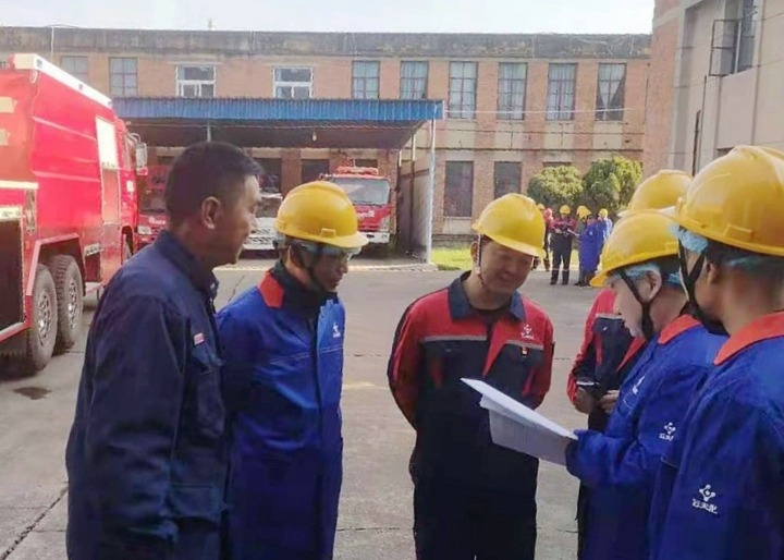 国务院安委办专项查抄组到曲煤焦化公司应急接济大队查抄领导