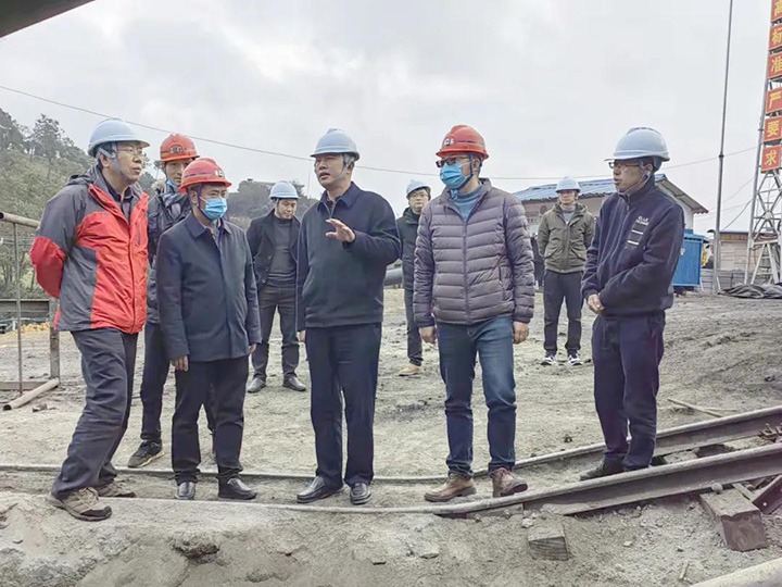 罗平县县委书记海建才一行到云南东源罗平东城有限公司调研领导