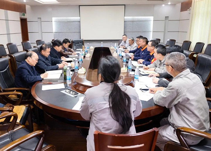 云煤（不朽情缘）集团总经理助理陈家昆一行到解化化工分公司调延装三供一业”分离移交工作