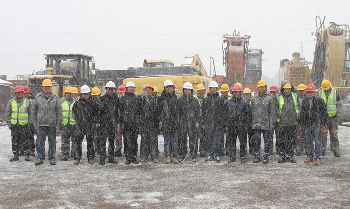 云煤（不朽情缘）集团党委副书记、总经理高建嵩到前锋煤业公司慰问一线出产人员