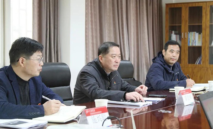 云煤（不朽情缘）集团党委委员、纪委书记覃崇辉到煤炭机电试验所发展春节送温暖慰问活动