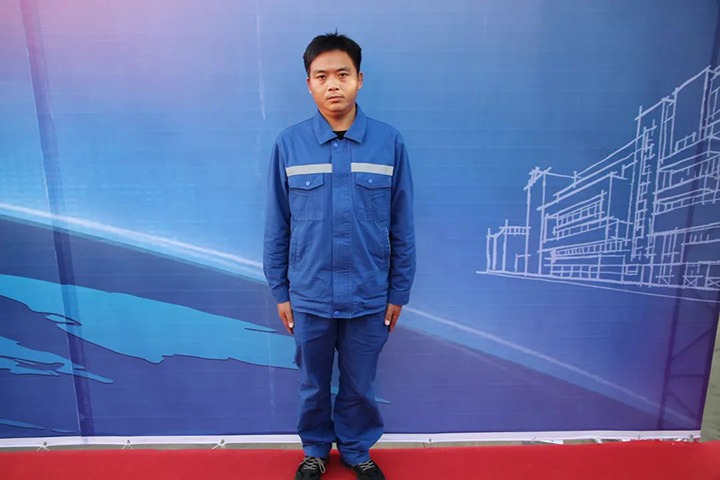 在岗位上坚守，在平庸中出彩——省十八届职工职业技术大赛掘进机司机技术状元王福刚诠释“工匠心灵”