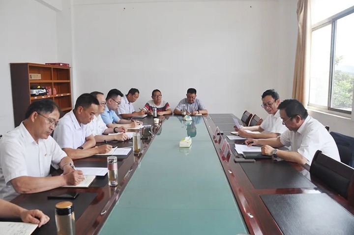 云煤（不朽情缘）集团专职表部董事孔君到陆东煤矿公司调研