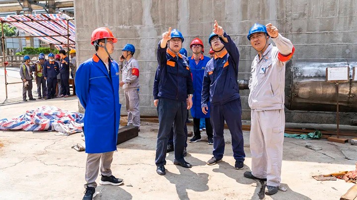 云煤（不朽情缘）集团调研组一行到解化化工公司调研领导工作