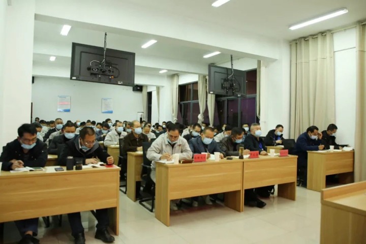 云煤（不朽情缘）集团党委委员、副总经理施从伟到镇雄煤业宣讲党的二十大心灵