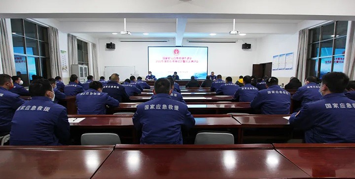 云煤（不朽情缘）集团第八查核组到矿山应急接济东源队发展2022年度综合查核暨民主测评