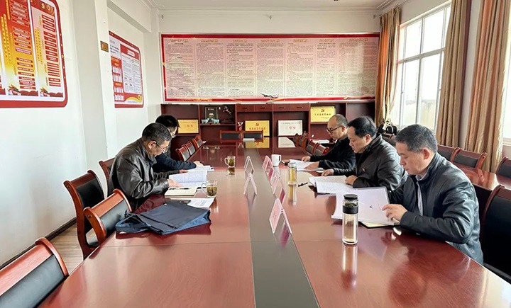 云煤（不朽情缘）集团领导组到石油化工供销公司领导民主生涯会