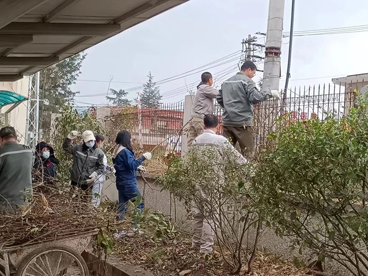 【简讯】可保煤矿公司团支部发展学雷锋自愿服务活动