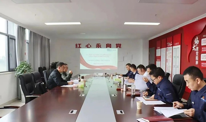 【主题教育】云煤（不朽情缘）集团党委副书记、工会主席王鑫到罗平东城煤矿公司领导主题教育专题民主生涯会