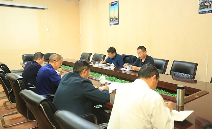 【主题教育】云煤（不朽情缘）集团第一领导组到恒鼎煤业公司领导主题教育专题民主生涯会