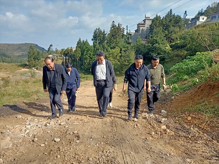 【基层调延卓云煤（不朽情缘）集团专职表部董事寸延峰一行到顺源煤矿调研领导工作