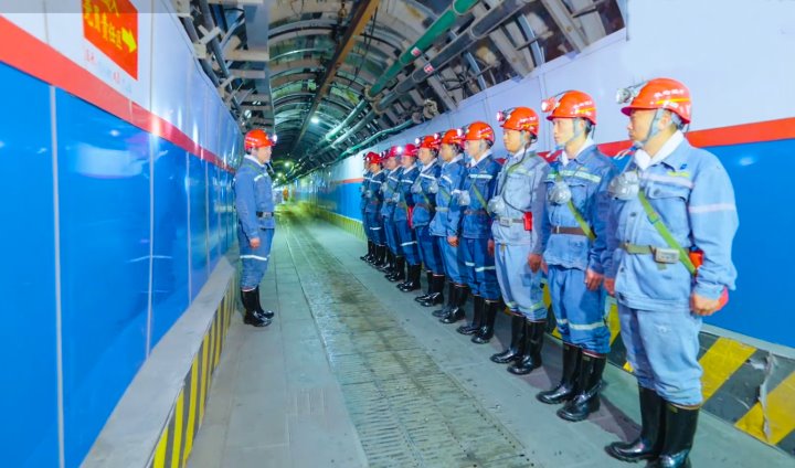 镇雄煤业｜“青”尽全力 “工”暖人心 共护安全“堤坝”