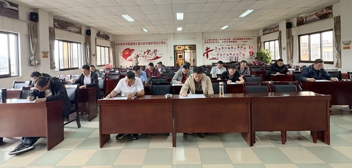 可保煤矿首期工程技术专业人员技术提升班现场考试圆满实现